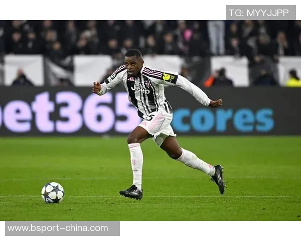 英超激战：那不勒斯在补时绝杀本菲卡全场沸腾